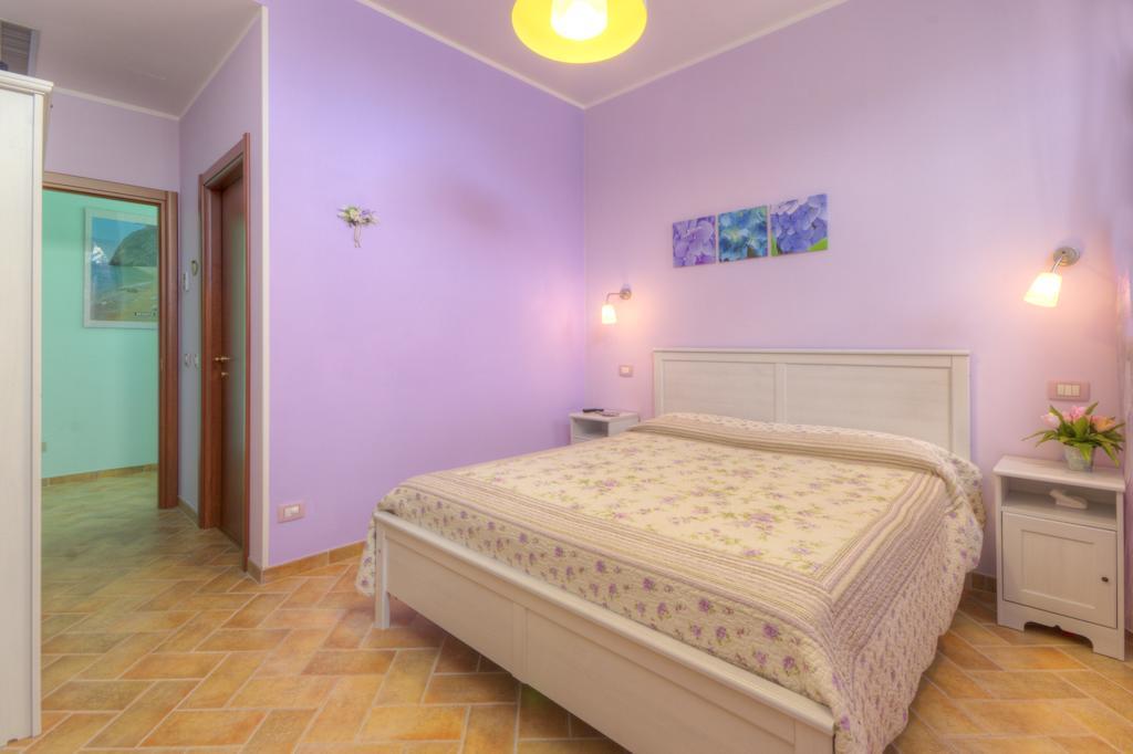 لوريتو Locanda Del Picchio الغرفة الصورة