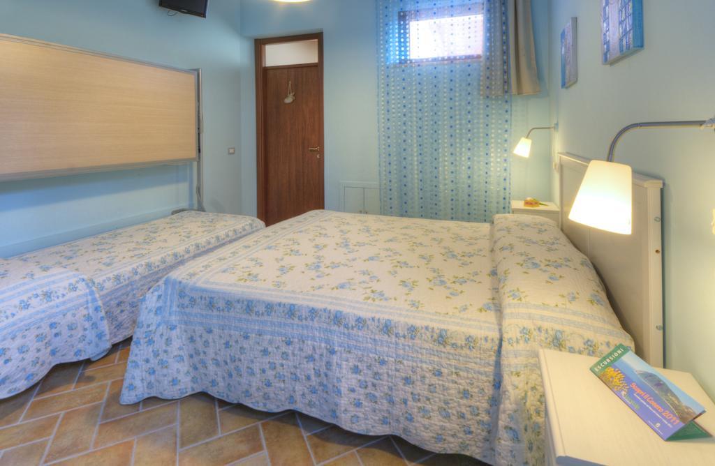 لوريتو Locanda Del Picchio الغرفة الصورة